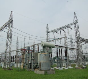 Jaringan Listrik PLN (Foto: Adang Sumarna)