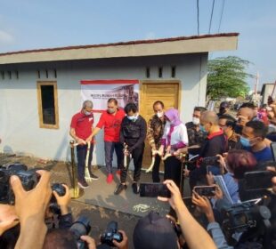 Peresmian Model Rumah RUSPIN bagi warga Kawasan Semanggi oleh Walikota Surakarta (Foto: Nawasis.org)