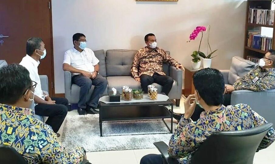 Direktorat Jenderal Perumahan Kementerian PUPR saat menerima Pemerintah Kota Pariaman (Foto: Dok Pemkot Pariaman) RTLH