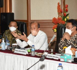 Wakil Ketua Komisi II DPR RI Saan Mustopa saat memimpin Panja Tata Ruang Komisi II DPR RI, ke Kanwil BPN Provinsi Jabar (Foto: Tiara/Man)