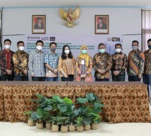 Penandatanganan MoU antara Terra Drone dengan Itenas