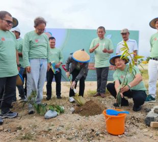 Seremoni Program Satu Juta Pohon REI di Huntap Talise Kota Palu