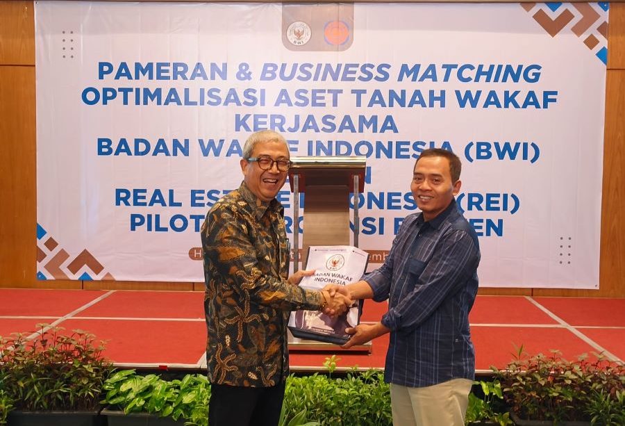 WKU REI Hervian Tahier dan Sekretaris BWI dalam kerja sama pemanfaatan tanah wakaf