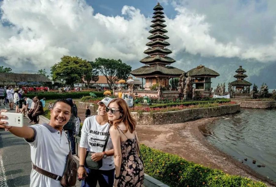 Kunjungan Turis Asing Cetak Rekor Tertinggi Sejak Pandemi